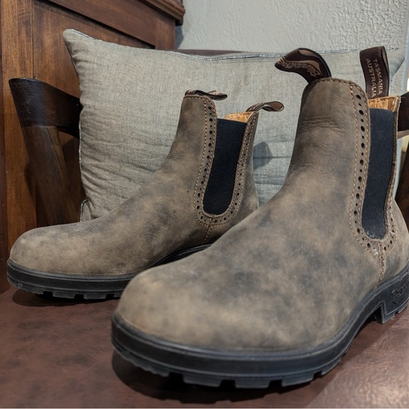 Blundstones size 8.5🥰 - Picture 2 of 6